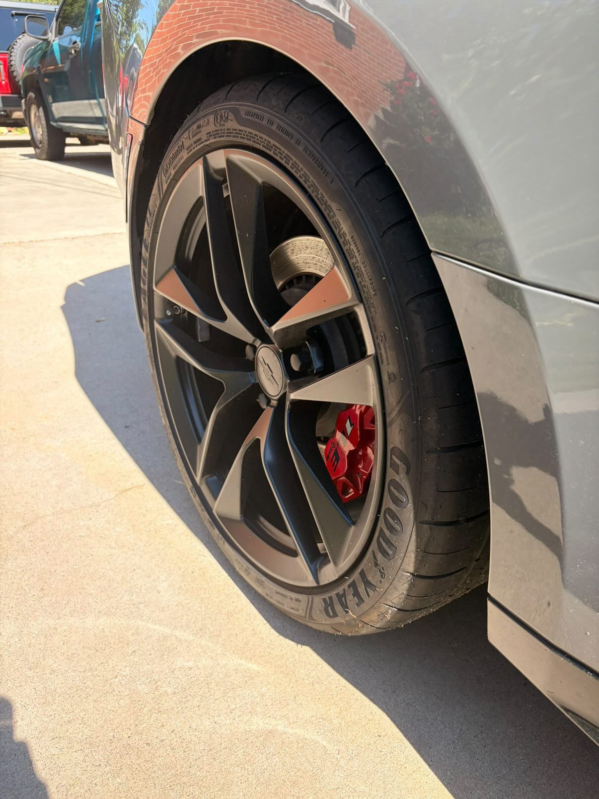 Camaro SS wheel with red brake caliper